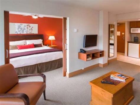 West Coast Suites at UBC Hotel (Vancouver (BC)) - Deals, Photos & Reviews