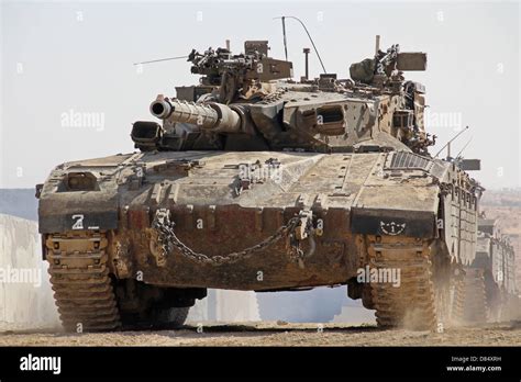 An Israel Defense Force Merkava Mark II main battle tank Stock Photo ...