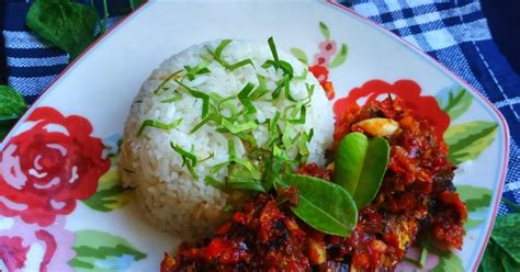 Resep Nasi Daun Jeruk with Peda Balado oleh Pawon Mamisy - Cookpad