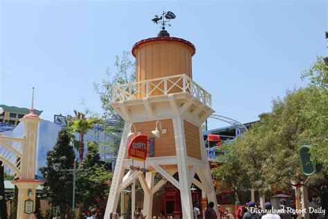 Goofy's Sky School - Paradise Gardens - Disney California Adventure