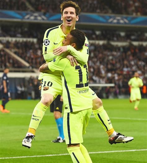 CL PHOTOS: Barca snap PSG's unbeaten streak; Porto stun Bayern - Rediff ...