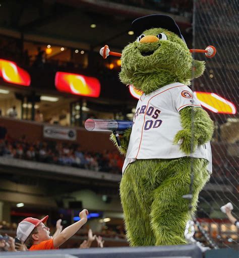 Awkward: Astros mascot Orbit embarrassed by old tweet to Kate Upton