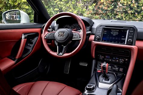 Six Aesthetically Pleasing Interior Details on the 2018 Nissan GT-R Premium | Automobile Magazine