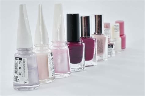 Free picture: nail polish bottles, cosmetics, elegance, liquid, manicure, shining, cosmetic ...