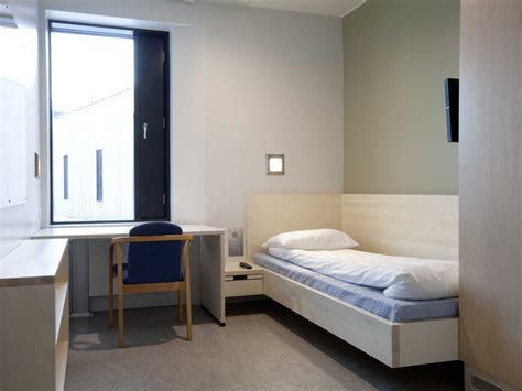 Photos of maximum-security prisons in Norway and the US reveal the ...