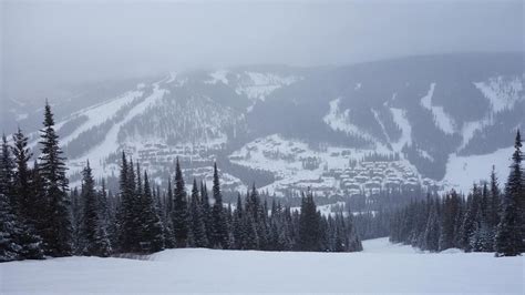 The 5 Best Ski Resorts Near Kelowna, 2023/24