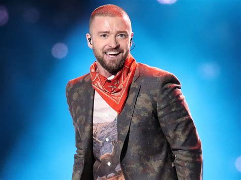 Justin Timberlake's Super Bowl 2018 outfit confuses fans - Business Insider