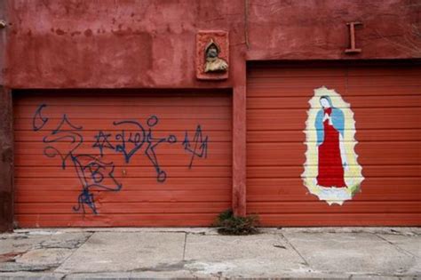 Chicago Gang Graffiti and it's meaning - Tony Avendorph Blog