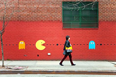 Pac-man street art in action | Gadgetsin