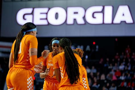 What Arkansas coach Mike Neighbors said about Kellie Harper, Lady Vols ...