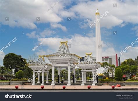 196 Monumen Tugu Pahlawan Images, Stock Photos & Vectors | Shutterstock