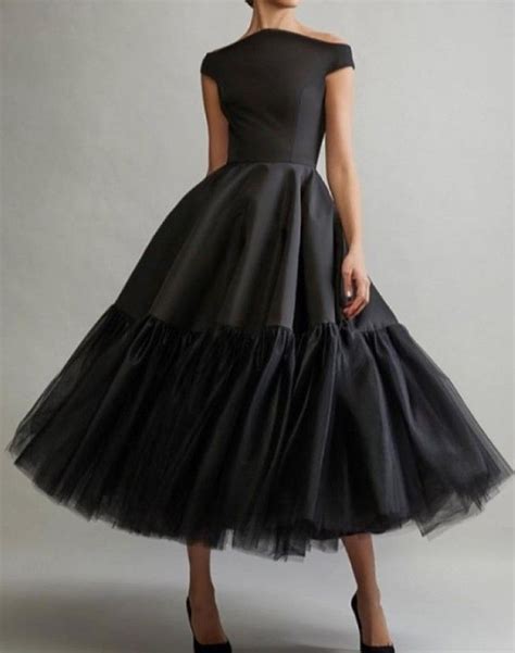 fluffy | Fashion dresses, Elegant dresses, Black party dresses