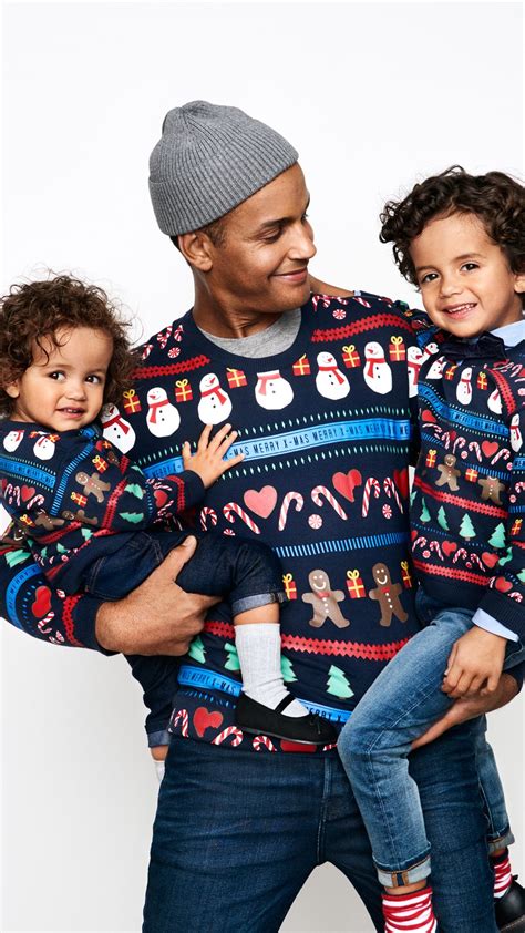 Cuteness overload with matching holiday sweaters for the entire family! | H&M Kids | Kids ...