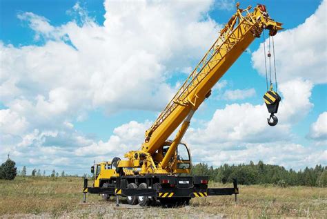 7 Interesting Facts About Industrial Cranes - Shannahan Crane & Hoist