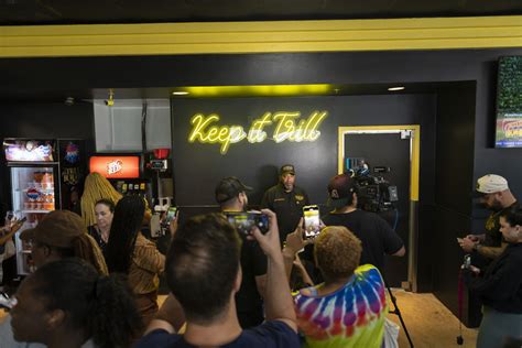 Crowds Flock to Trill Burgers on Opening Day in Montrose | Houstonia Magazine