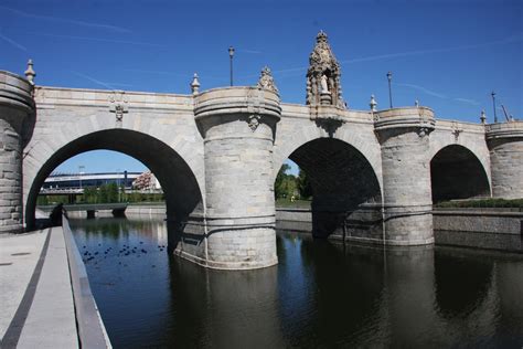 Madrid: Madrid río. Puente de Toledo.