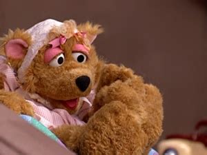 Curly Bear, Baby Bear's little sister on Sesame Street | Curly bear ...