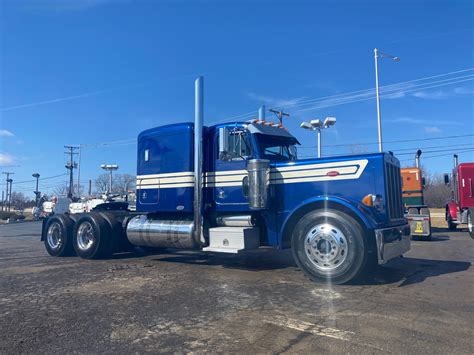 Used 2004 Peterbilt 379 SLEEPER Truck Tractor For Sale ($48,700) | Chicago Motor Cars Stock #16839