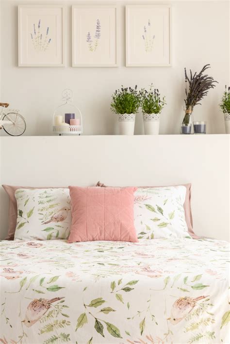 Bedsheet Colour Combinations for Your Bedroom - HomeLane Blog