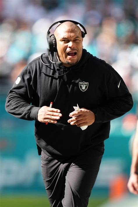 Latest On Interim Raiders HC Antonio Pierce