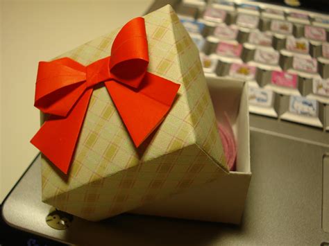 Min's blog: Ribbon Gift Box