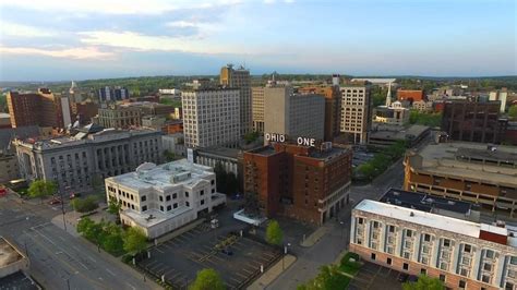 Exploring the Nightlife in Youngstown