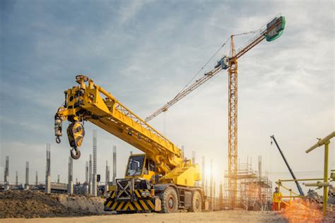 7 Types of Construction Cranes - West Coast Training