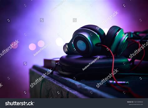 92,493 Dj headphones background Images, Stock Photos & Vectors ...