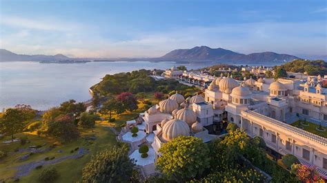 The Oberoi UdaiVilas : A Heritage Hotel in Udaipur, Rajasthan - The Cultural Heritage of India