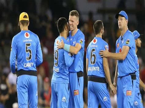 Harry Conway returns in Strikers squad for Sydney Thunder clash