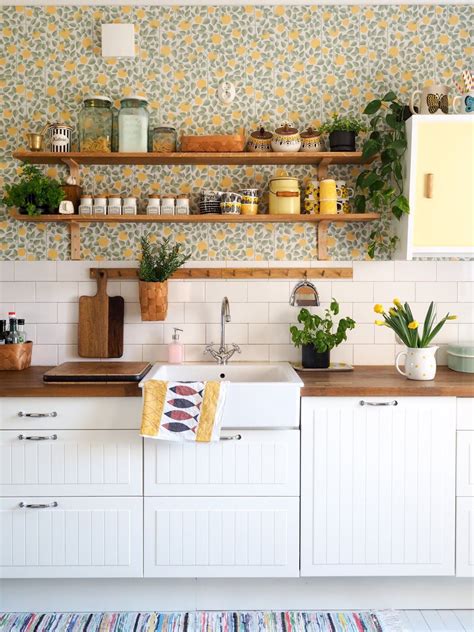 20 Fun Kitchen Wallpaper Ideas You'll Love