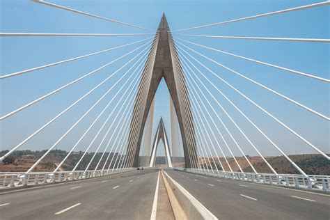 Le Maroc se dote de son premier pont haubané, l'un des plus longs d ...