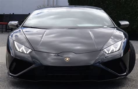 Lamborghini Huracan Black | Fueled Exotic Rentals