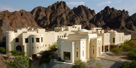 3 Must-See Muscat Luxury Hotels - Travelogues from Remote Lands