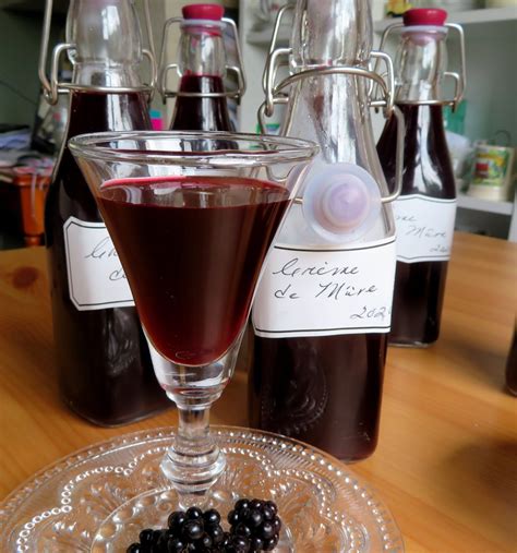 Homemade Blackberry Liqueur | The English Kitchen