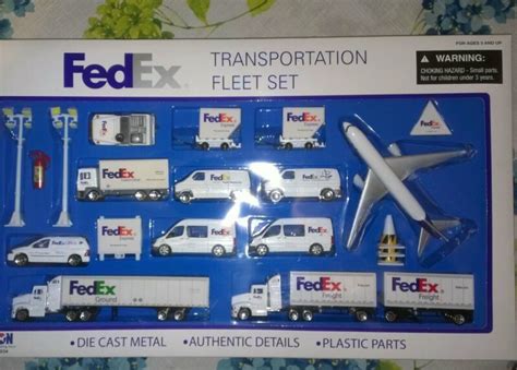 FedEx airport playset | Kombi pick up, Carros de polícia, Cartazes retro