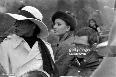 Singer Diana Ross, actress Marisa Mell, and Anthony Perkins on set... News Photo - Getty Images