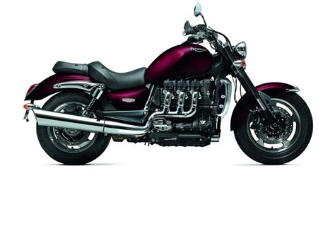 Présentation de la moto Triumph Rocket III Roadster