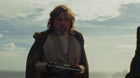 Mark Hamill Confirms How Luke Skywalker Died in Star Wars: The Last Jedi