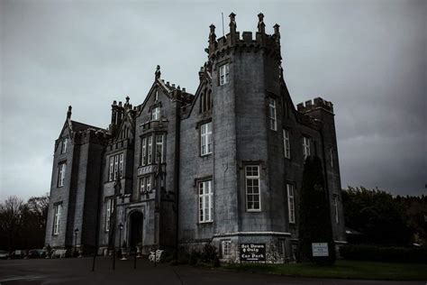 Kinnitty Castle Wedding in Victorian Style | Olga Hogan Photography