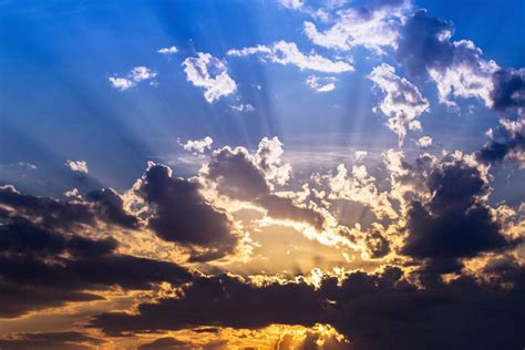 Sexta-feira será de sol entre nuvens e calor. Saiba a previsão para o fim de semana!