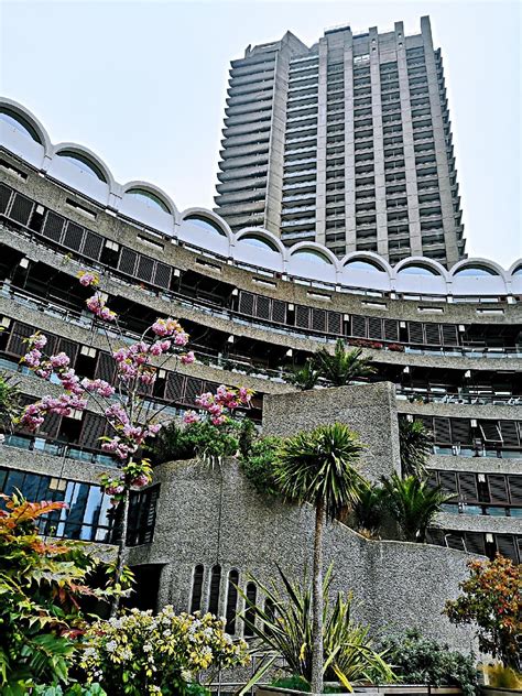 Barbican Estate in spring[OC] : brutalism