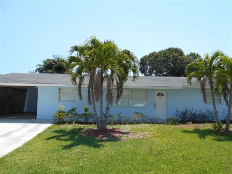 Palm City FL home for sale 3/2/1 CBS home - Landmark RealtyLandmark Realty