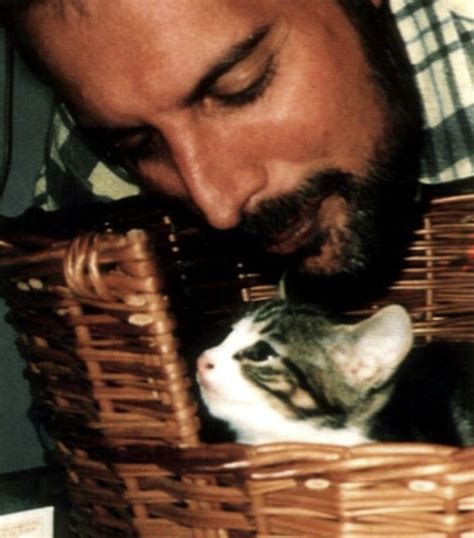 What happened to Freddie Mercury's cats when he passed away? | LoveCATS World