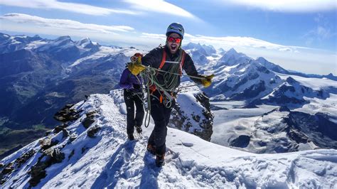 Climbing the Matterhorn via the Hornli Ridge. - Alberto De Giuli