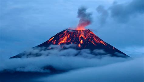 Ecuador volcanoes | Active Volcanoes in Ecuador & Galapagos