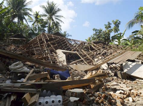 Erdbeben auf Lombok: Mindestens 142 Tote - Hunderte Verletzte auf Bali ...