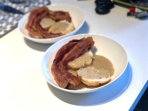 [Homemade] biscuits, gravy, and oven baked bacon : r/food