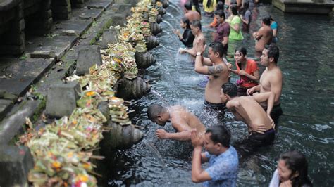 Tirta Empul Temple Bali - All Things You Need To Know Before Visiting