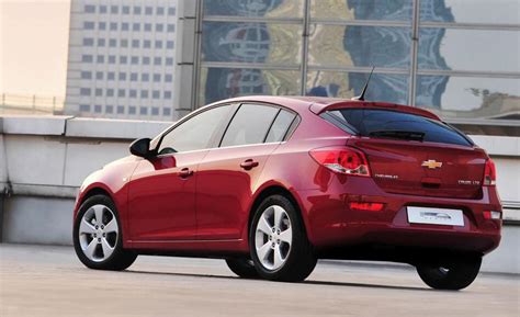 Chevrolet Cruze Hatchback Photos and Specs. Photo: Chevrolet Cruze ...